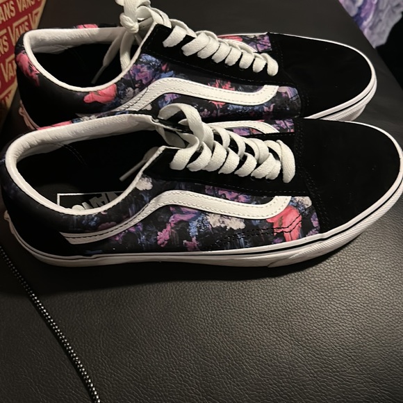 👟 SOLD👟Vans Old Skool Warped Floral Skate Shoes - Picture 3 of 8